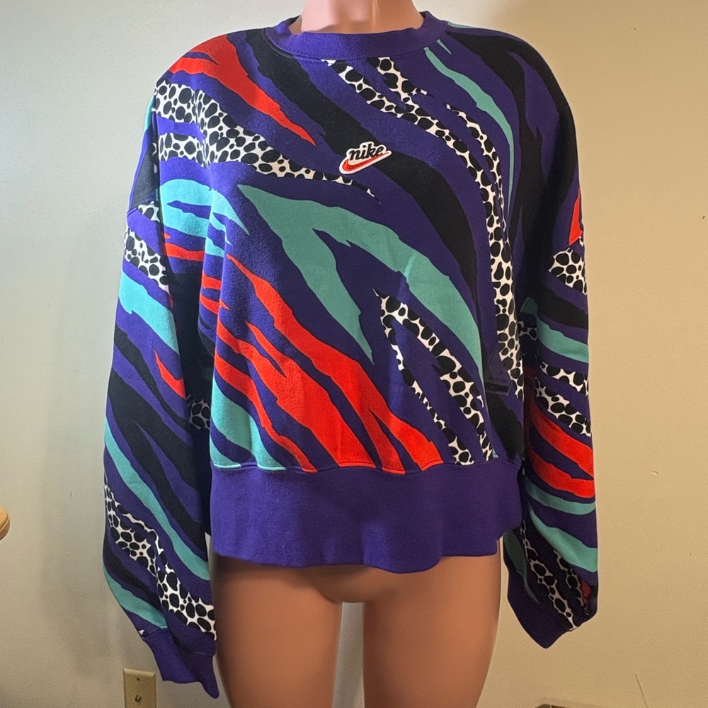 Nike sweatshirt Women's small‎ pullover 90s vibe Purple Black Red Colorful NWT